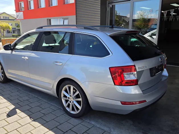SKODA Octavia Combi 1.8 TSI Ambition DSG