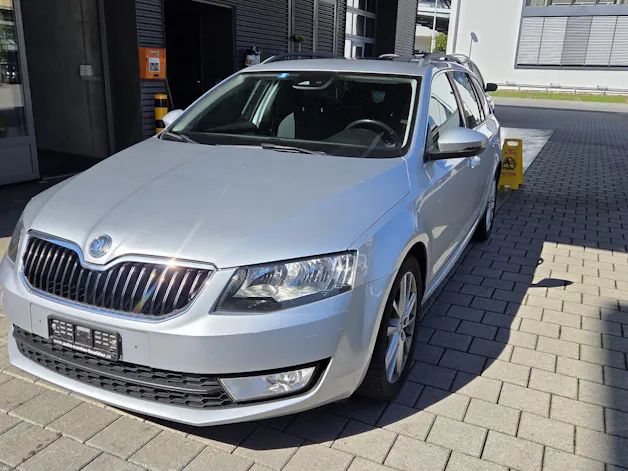 SKODA Octavia Combi 1.8 TSI Ambition DSG