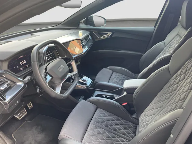 AUDI Q4 e-tron 50 quattro