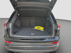 AUDI Q4 e-tron 50 quattro