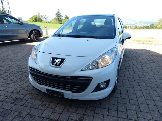 PEUGEOT 207 1.6 16V Swiss Edition