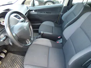 PEUGEOT 207 1.6 16V Swiss Edition