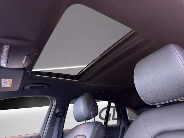 MERCEDES-BENZ EQC 400 AMG Line 4Matic