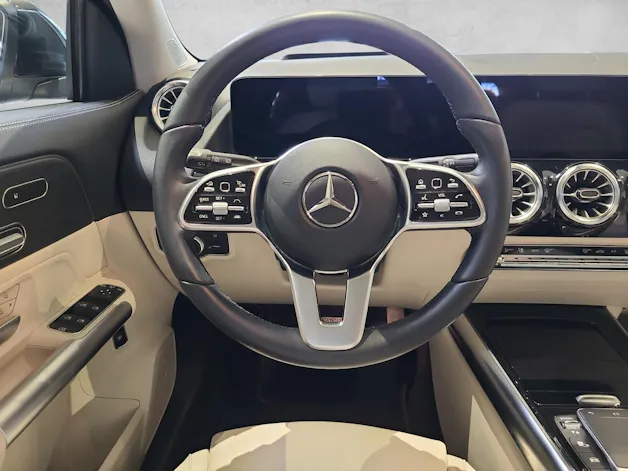 MERCEDES-BENZ EQA 250