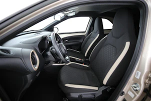 immagine del veicolo TOYOTA Aygo X 1.0 VVT-i Trend