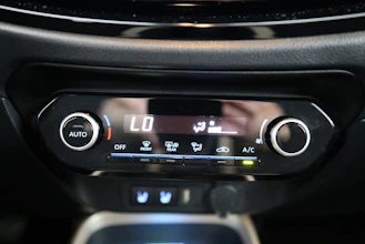 https://vehicle.imgix.net/4449482/dd3fb976-49e5-4c91-b970-96b6ef61f6f6.jpg