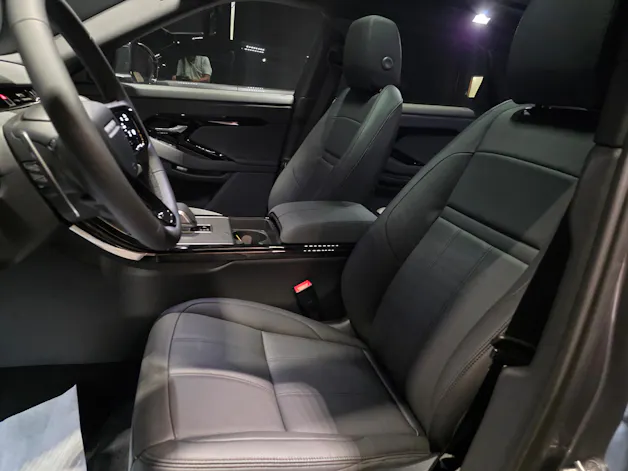 Land Rover Range Rover Evoque 1.5 T 270e Dynamic SE