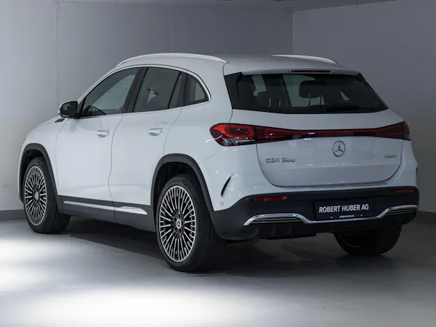 MERCEDES-BENZ EQA 300 4MATIC