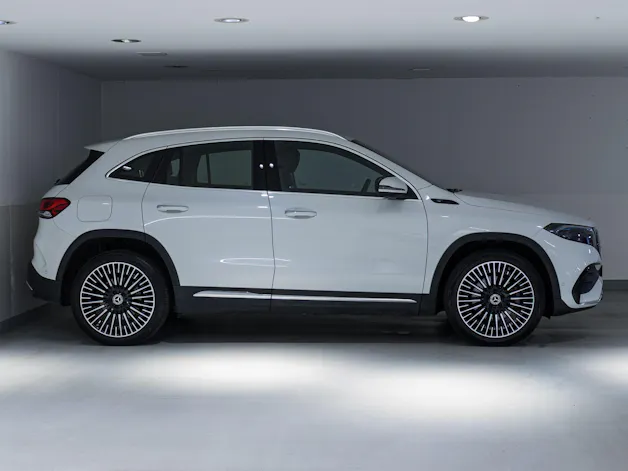MERCEDES-BENZ EQA 300 4MATIC