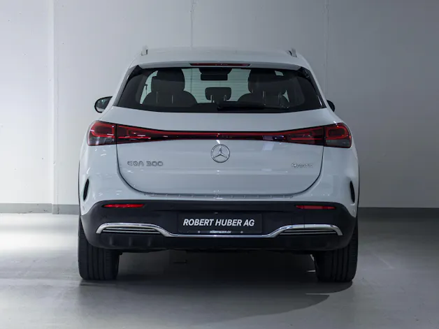 MERCEDES-BENZ EQA 300 4MATIC