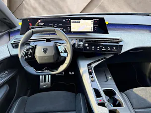 PEUGEOT 5008 1.6 PHEV 225 GT Exclusive