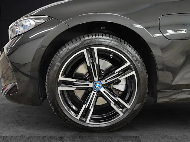 BMW 330e xDrive SAG Touring