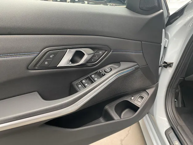 BMW 330e xDrive SAG Touring