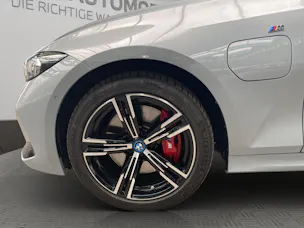 BMW 330e xDrive SAG Touring