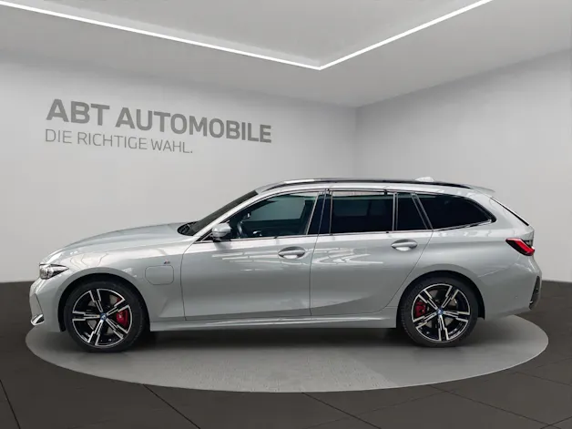 BMW 330e xDrive SAG Touring