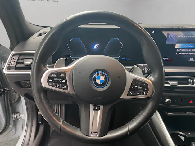 BMW 330e xDrive SAG Touring