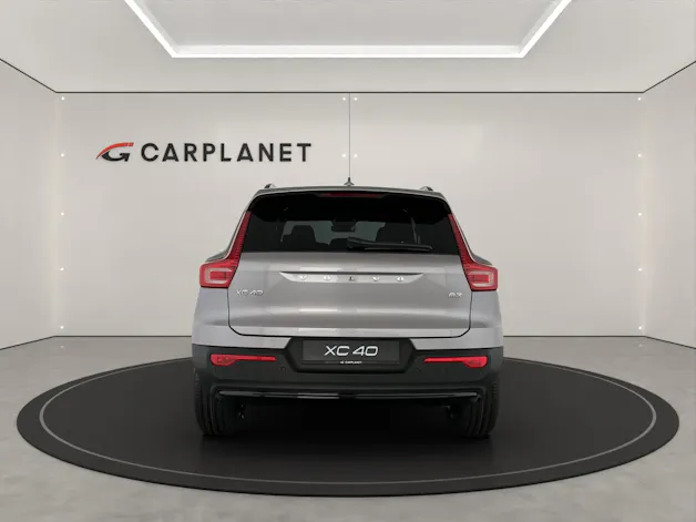 VOLVO XC40 2.0 B3 MH Plus Dark