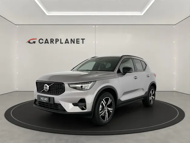 VOLVO XC40 2.0 B3 MH Plus Dark