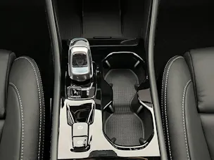 VOLVO XC40 2.0 B3 MH Plus Dark