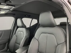 VOLVO XC40 2.0 B3 MH Plus Dark