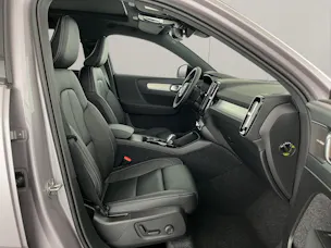 VOLVO XC40 2.0 B3 MH Plus Dark