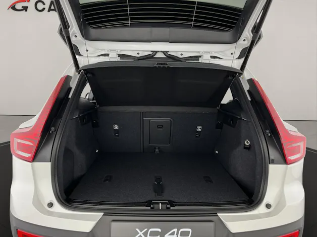 VOLVO XC40 2.0 B3 MH Plus Dark