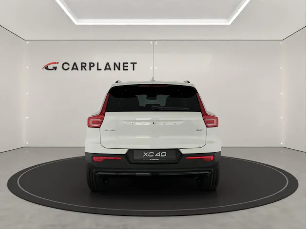 VOLVO XC40 2.0 B3 MH Plus Dark