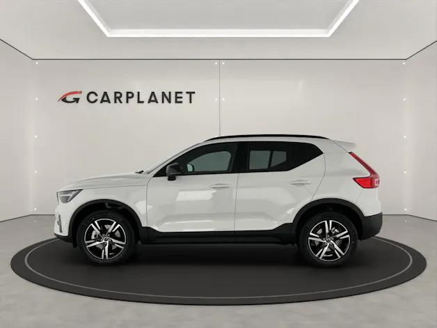 VOLVO XC40 2.0 B3 MH Plus Dark
