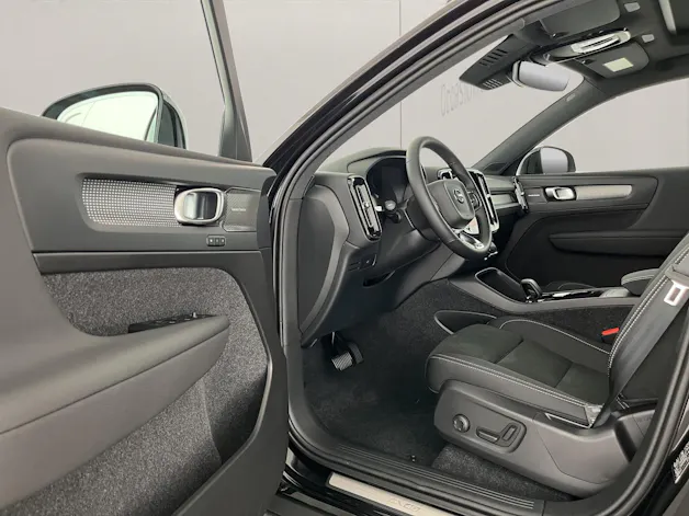 VOLVO EX40 Twin Black Edition AWD