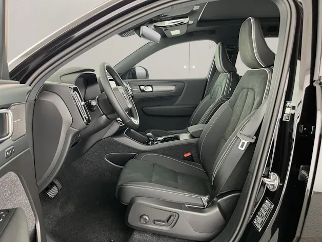 VOLVO EX40 Twin Black Edition AWD