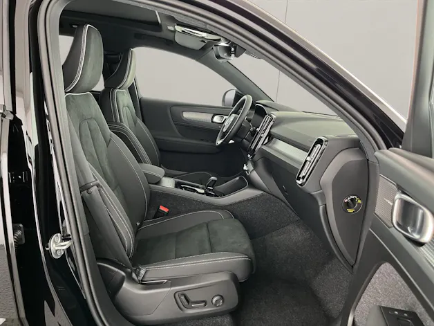 VOLVO EX40 Twin Black Edition AWD