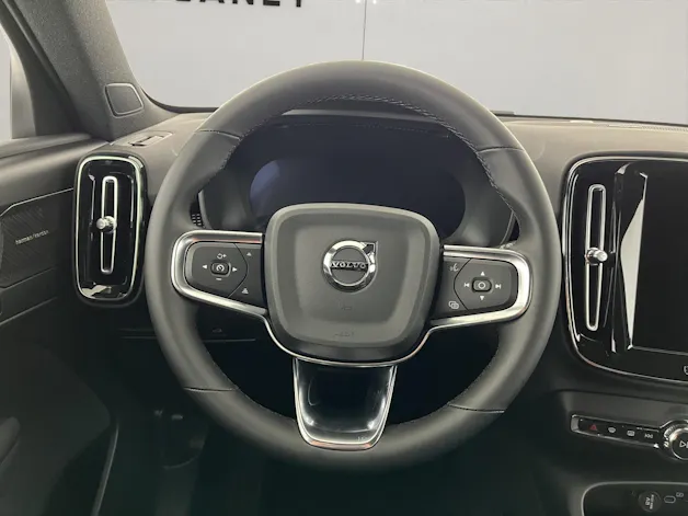 VOLVO EX40 Twin Black Edition AWD