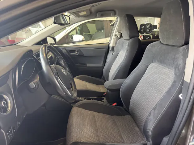 Toyota Auris 1.8 HSD Trend