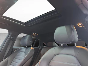https://vehicle.imgix.net/4449675/d6761b1f-ce68-4d7e-9fbe-036eac955cc9.jpg