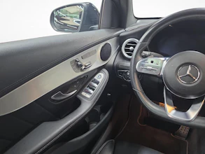 https://vehicle.imgix.net/4449675/f803ba9b-6846-47de-a7f4-7eb38cdd7f5b.jpg