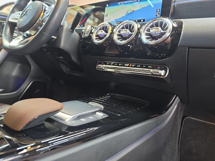 Fahrzeugbild MERCEDES-BENZ A 220