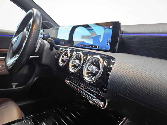Fahrzeugbild MERCEDES-BENZ A 220