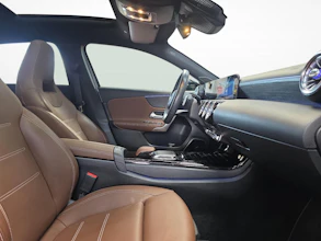 https://vehicle.imgix.net/4449685/f874b889-70f3-4454-a1a3-c13bb6400111.jpg