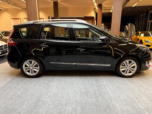 RENAULT Grand Scénic 2.0 dCi 150 Privilège 7P