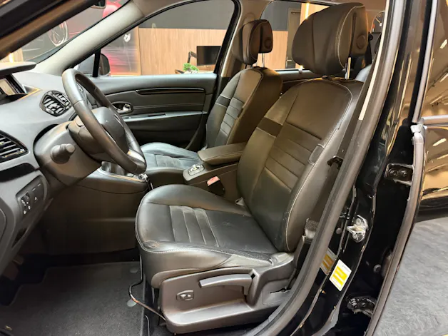 RENAULT Grand Scénic 2.0 dCi 150 Privilège 7P