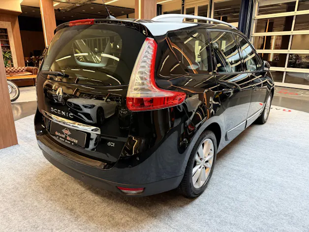 RENAULT Grand Scénic 2.0 dCi 150 Privilège 7P