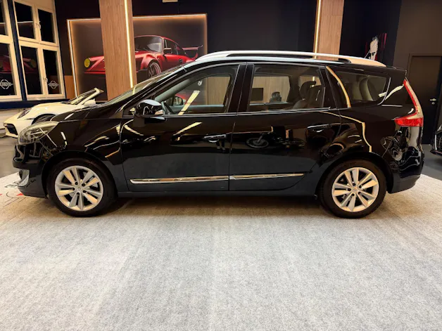 RENAULT Grand Scénic 2.0 dCi 150 Privilège 7P
