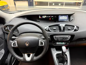 RENAULT Grand Scénic 2.0 dCi 150 Privilège 7P