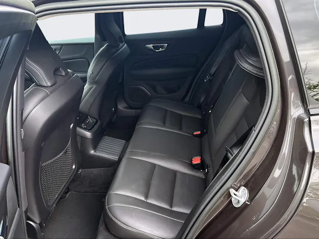 VOLVO V60 2.0 T6 TE Ultimate Dark eAWD