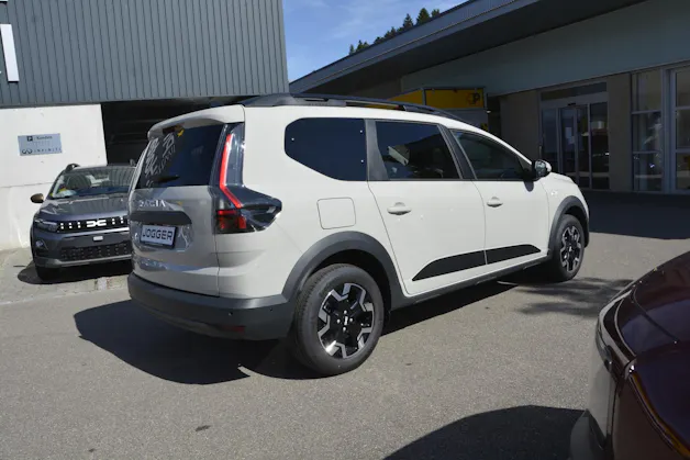 DACIA Jogger 1.8 Hybrid Journey 7P