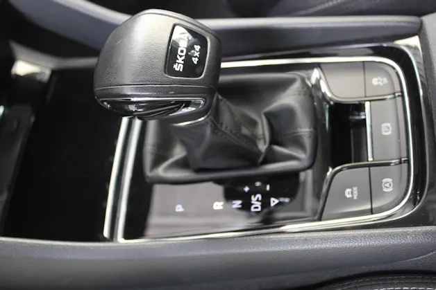 SKODA Karoq 2.0 TDI Selection 4x4 DSG