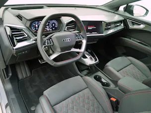 AUDI Q4 e-tron 55 S line quattro