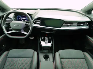 AUDI Q4 e-tron 55 S line quattro