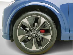 AUDI Q6 e-tron S line quattro
