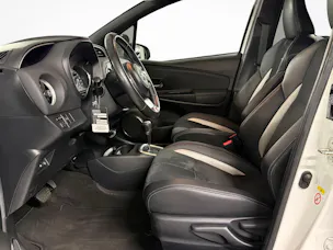 Toyota Yaris 1.5 VVT-i HSD GR-S